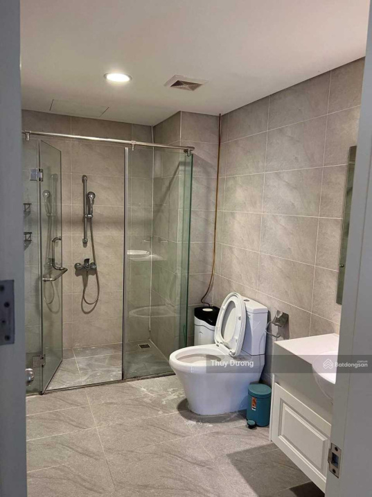 Luxury 3-Bedroom Apartment in Hong Kong Tower