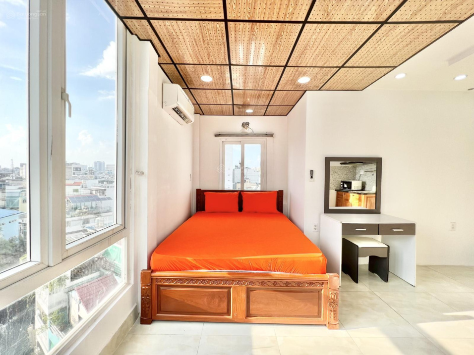 Modern Studio Apartment with Excellent City Views