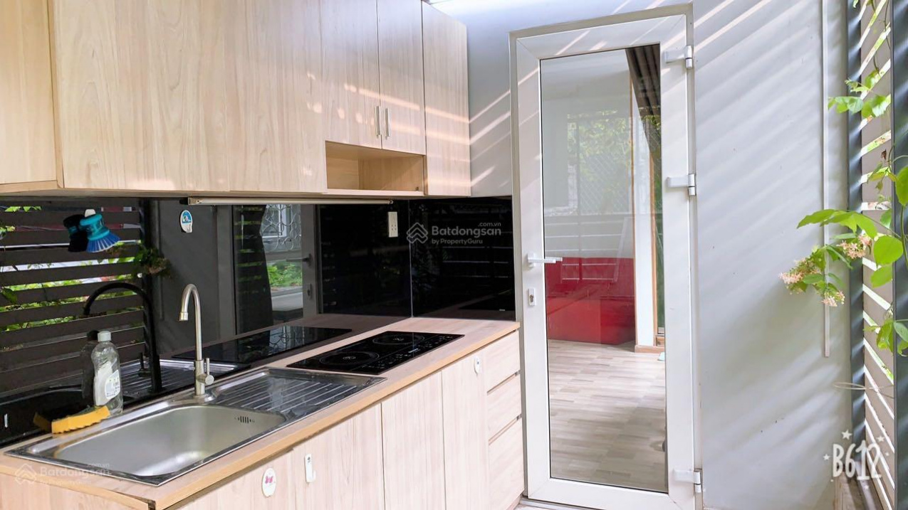 Modern Studio with Balcony and Full Kitchen