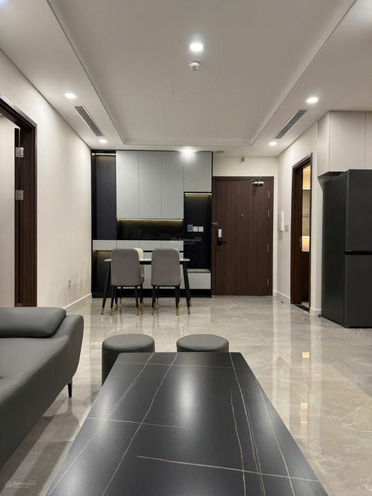 Modern 1-Bedroom Apartment in Sunshine Green Iconic
