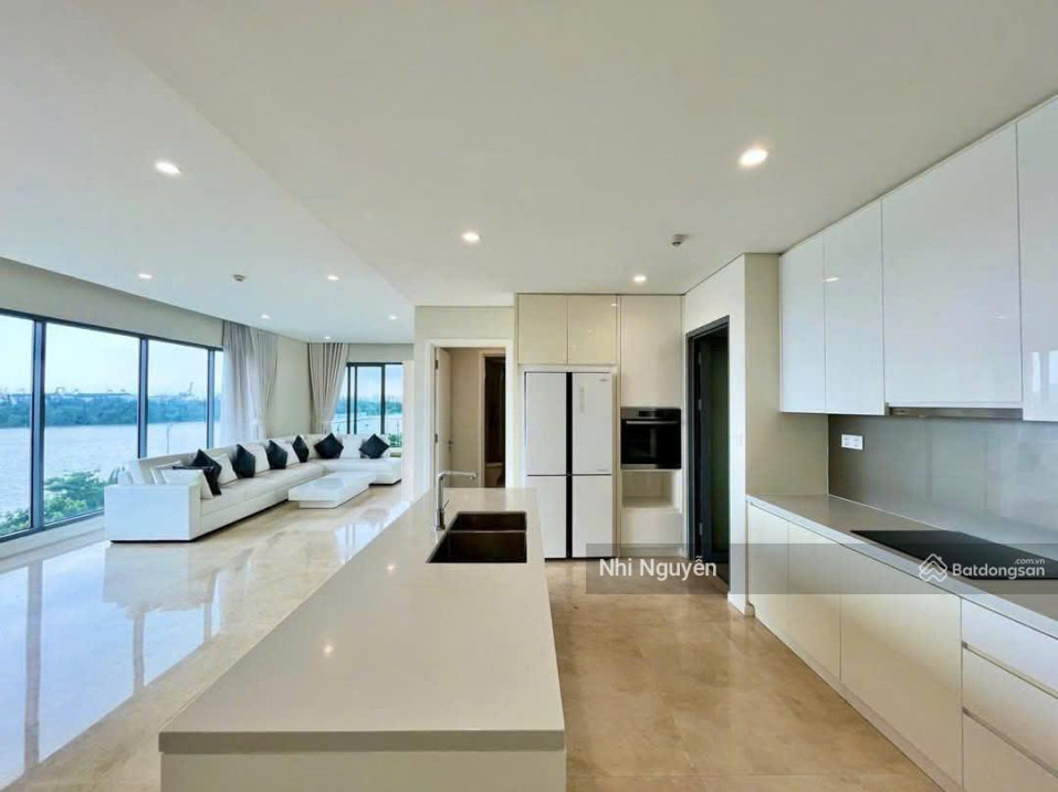 Luxurious 4-Bedroom Diamond Island Apartment with Views