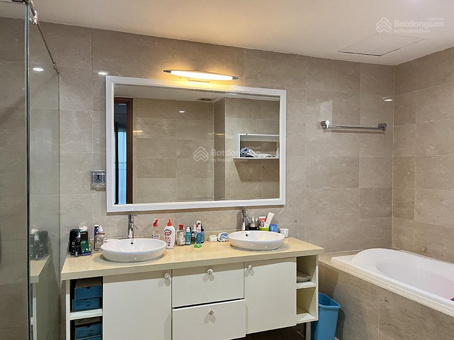 Large 4-Bedroom Luxury Apartment in Ciputra
