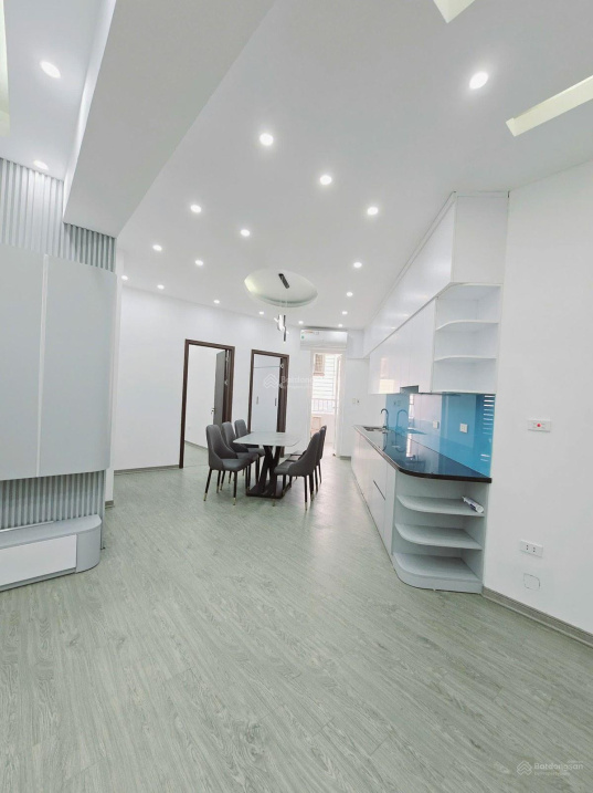 Vinaconex 7 Apartment - Spacious 3-Bedroom Unfurnished Unit