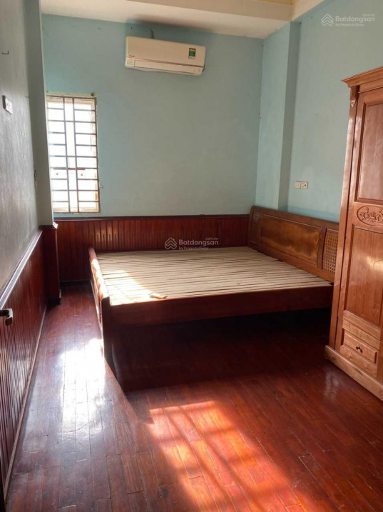 Spacious 4-Floor Townhouse with Multiple Bedrooms