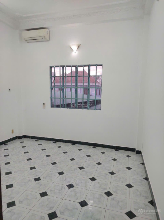 Spacious 4-Bedroom House Near Tran Nao Street