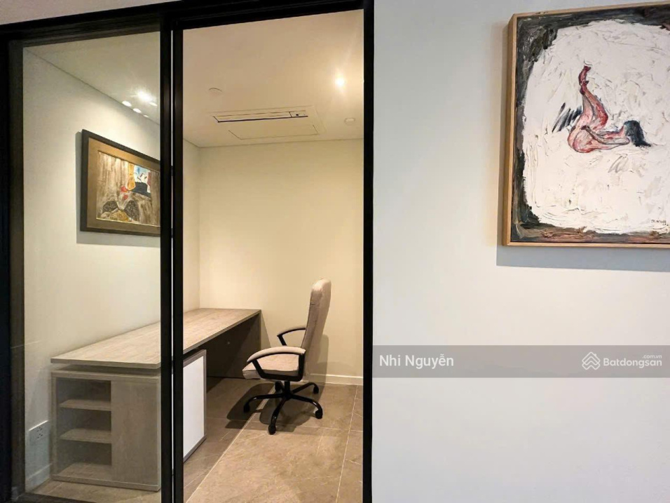 Luxurious 3-Bedroom Metropole Apartment with City View