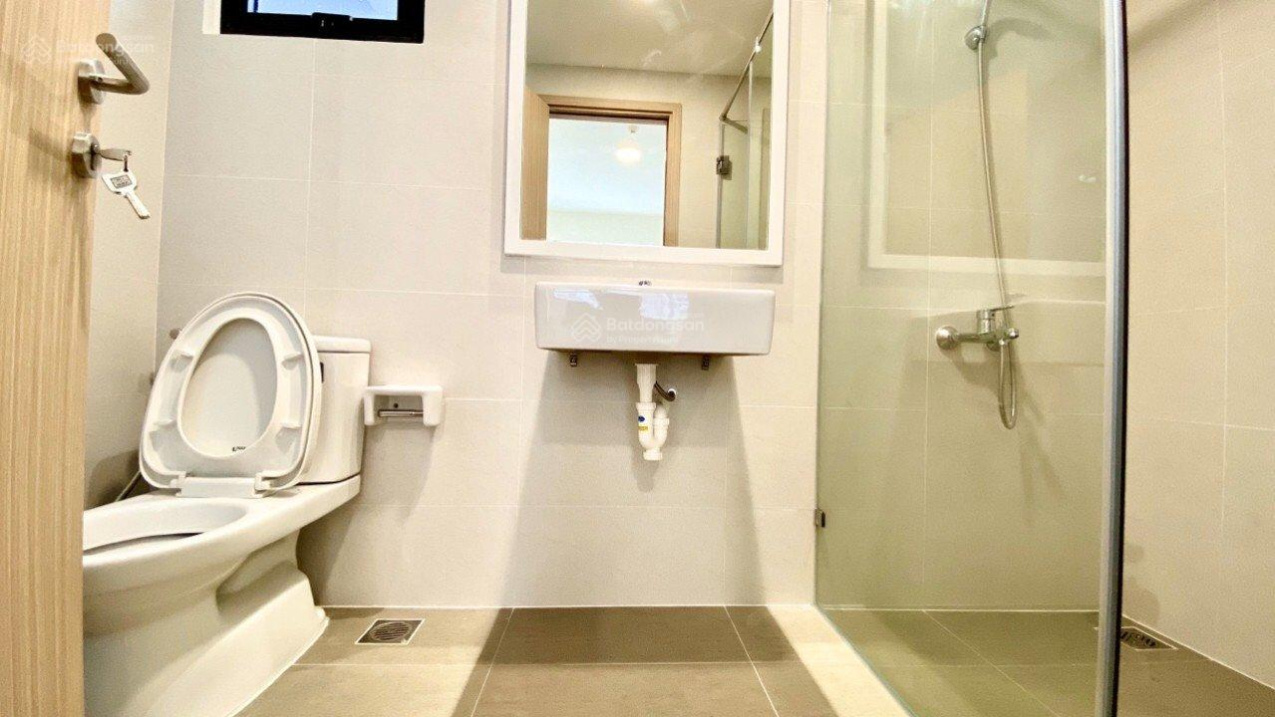 Modern 2-Bed Apartment with Safira Khang Dien