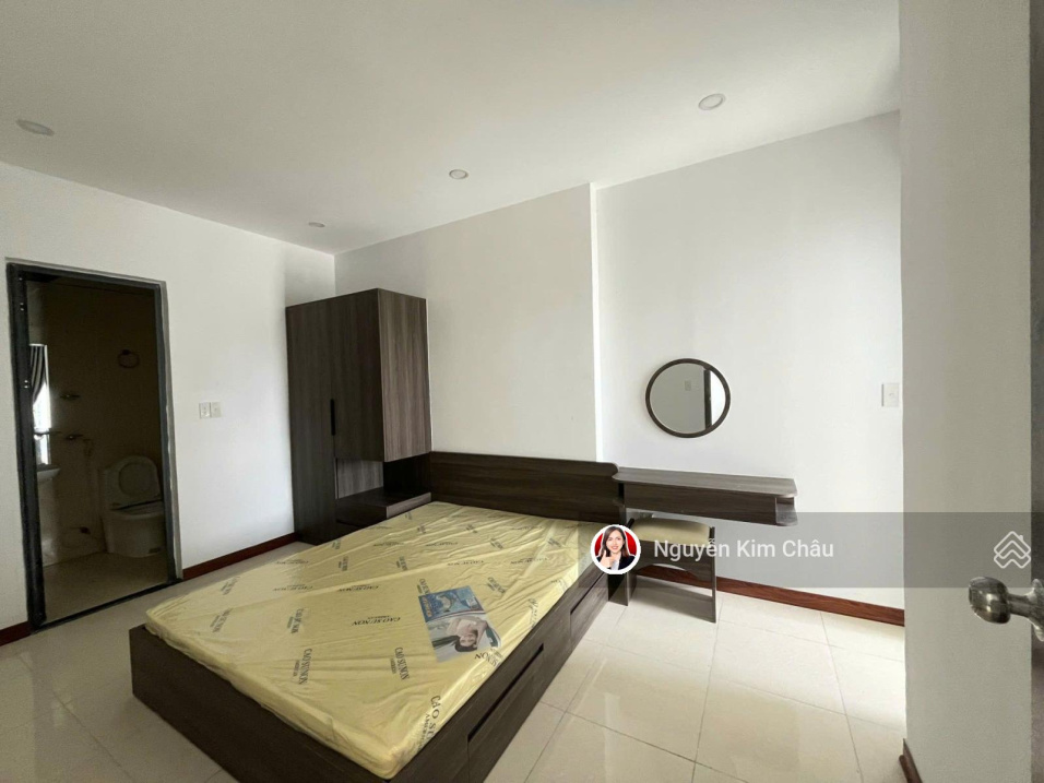 Modern 2-Bedroom Apartment with Sea View