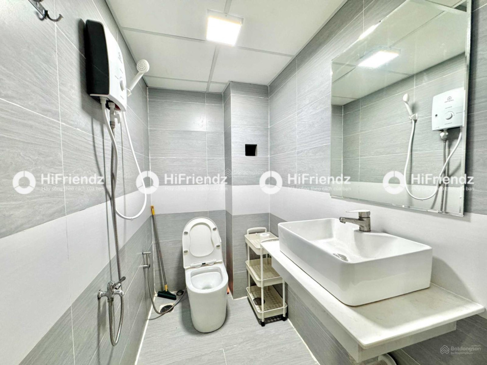 Modern 1BR Apartment with Balcony in District 3