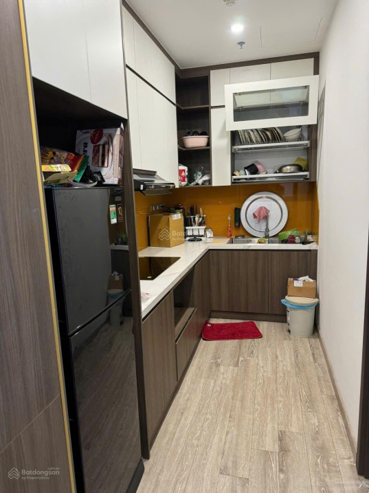 Modern 2-Bed Apartment with Lake View