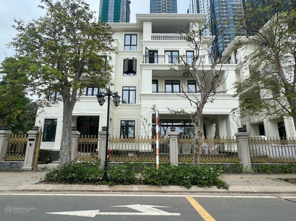 Luxurious Victoria Villa Ba Son 325m²