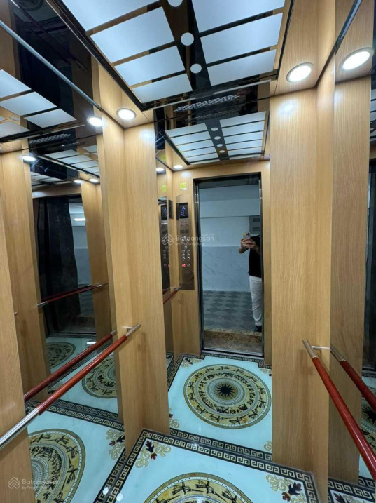 Modern Office Building with Two-Way Access
