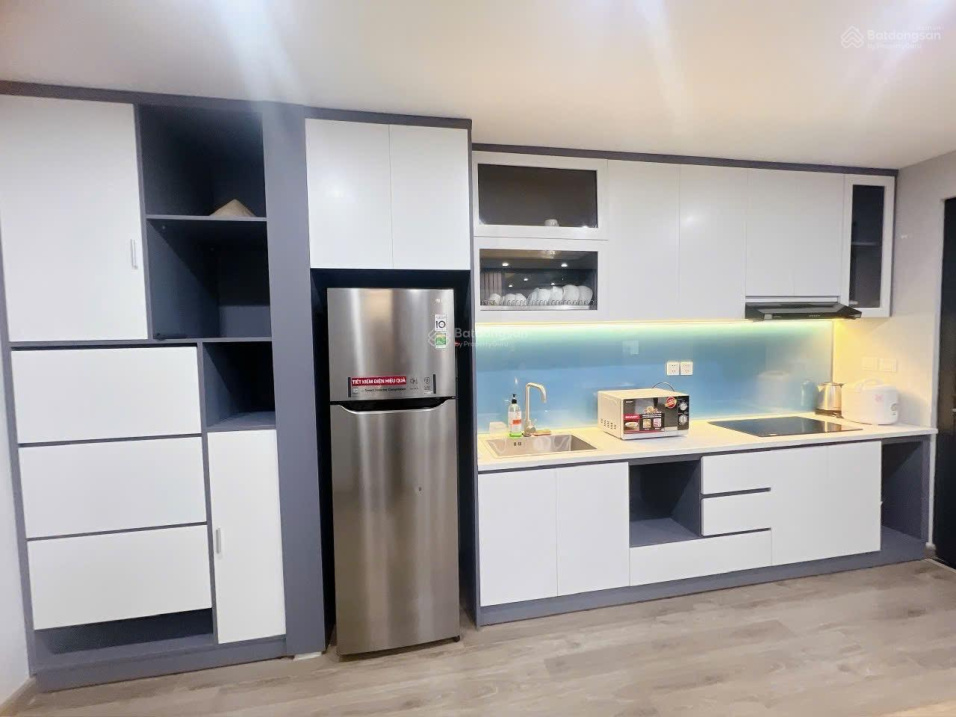 HUD Building Apartment: Modern, Fully Furnished 1-2 Bedroom Unit