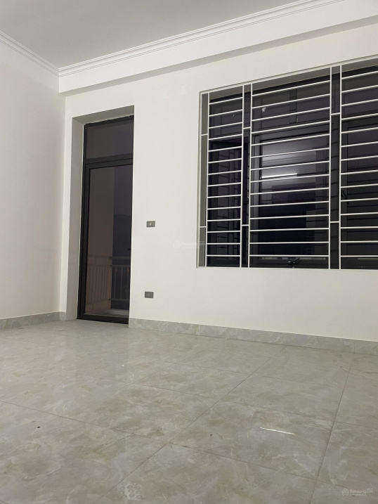 Modern 4-Floor Office Space with Large Rooms