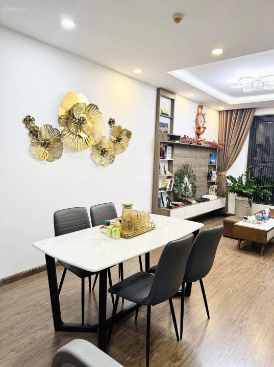Modern 2-Bedroom Apartment at Eco Lake View