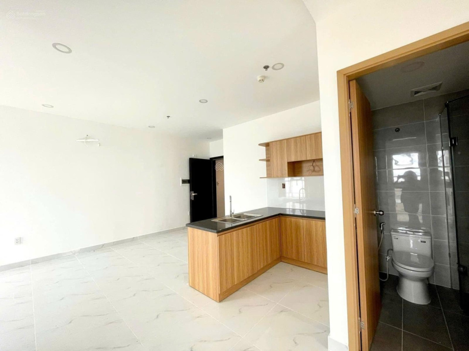 Modern 2-bedroom apartment with city views