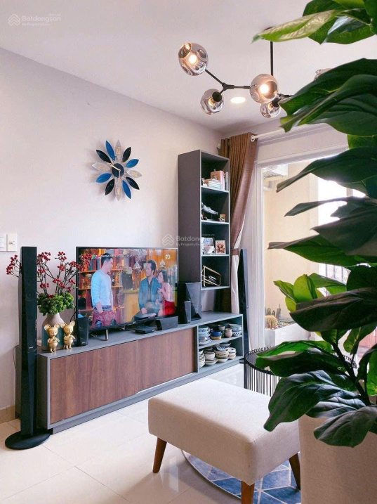 Modern 2-Bed Apartment with Designer Interior