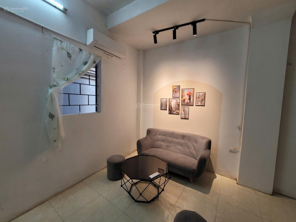 Modern 40m² Apartment with Elevator Near Lake