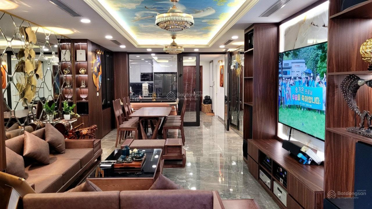 Hoàng Cầu Skyline 2-bedroom apartment with lake view