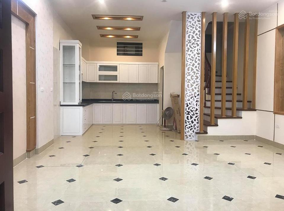 Modern 90m² House with Car Parking
