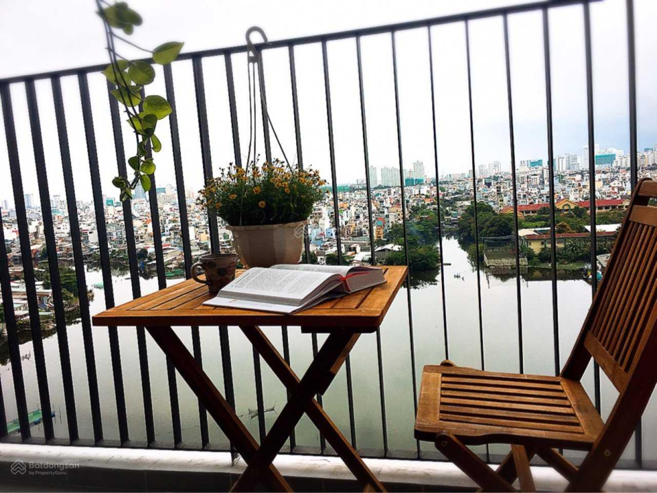 Modern M One Apartment with River View