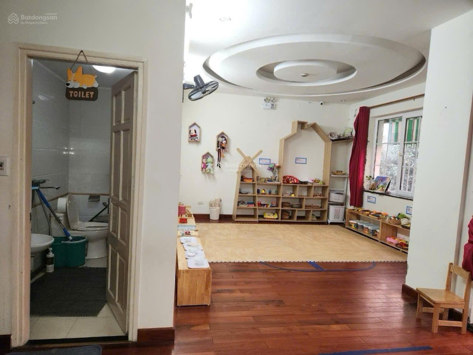 Spacious 125m² Villa for School or Office