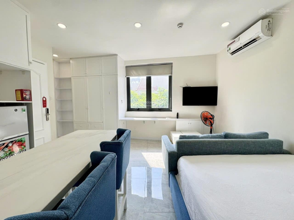 Compact Studio Apartment in Urban Location