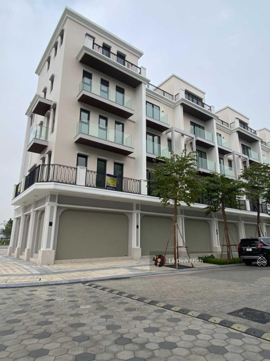 4-Story Luxury Villa with 260m² in Linh Dam