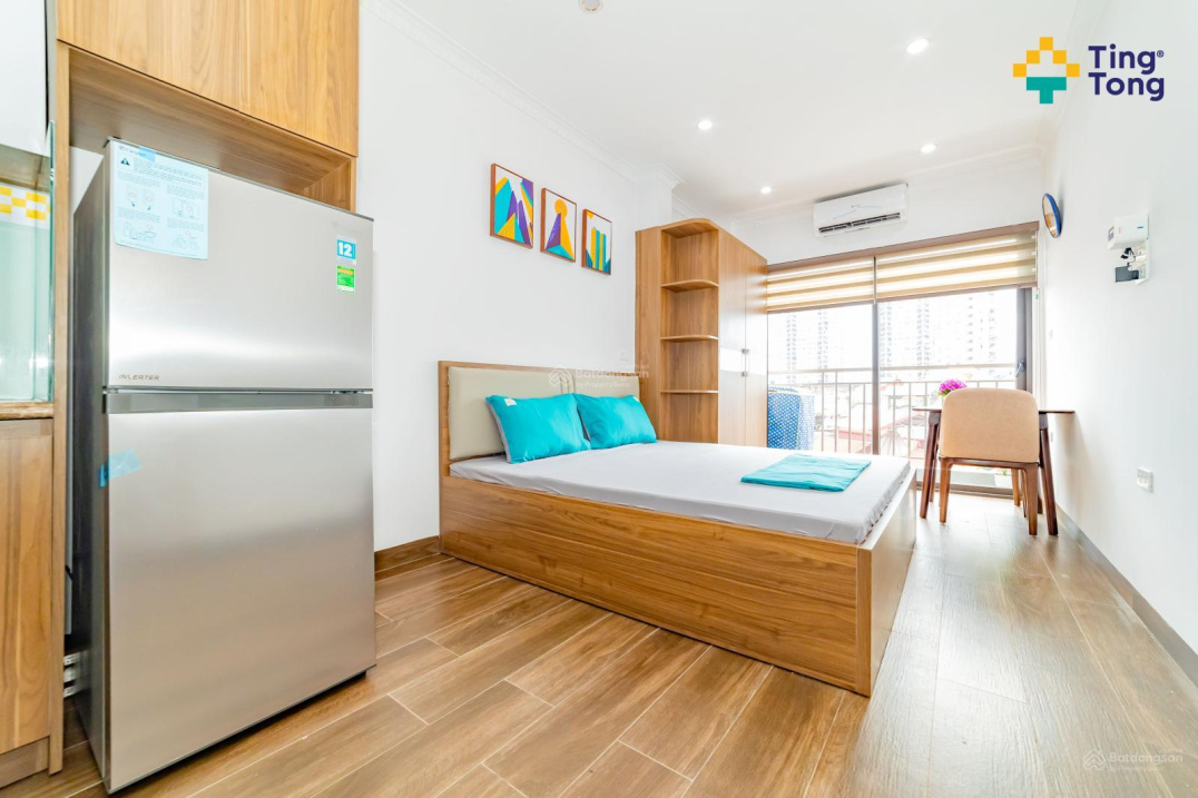 Modern Studio Apartment with Balcony in Cau Giay