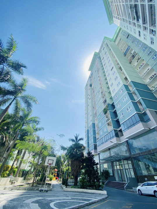 Modern 1-Bedroom Apartment with Pool Access
