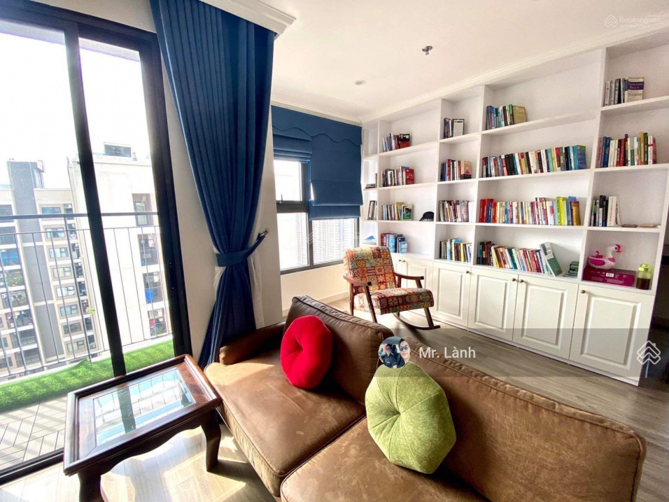 Furnished 2-Bedroom Apartment in Vinhomes Ocean Park