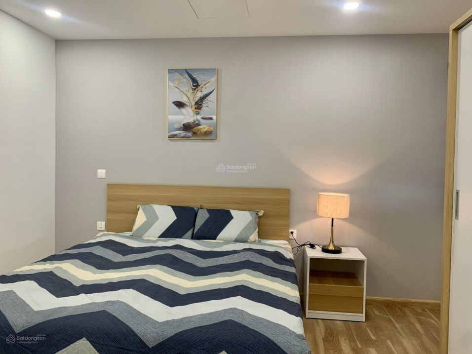 Modern 2-3 Bedroom Apartment with City Views