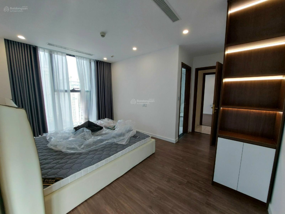 Spacious 3-Bedroom Apartment with Golf Course View