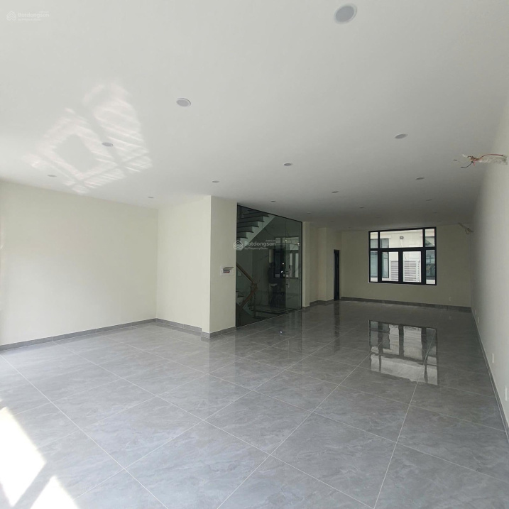 5.5-Story Newly Completed Rental Property with Elevator and Glass Partitions