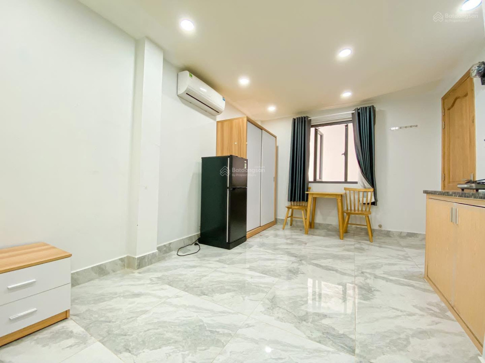 Modern Studio Apartment with Full Amenities