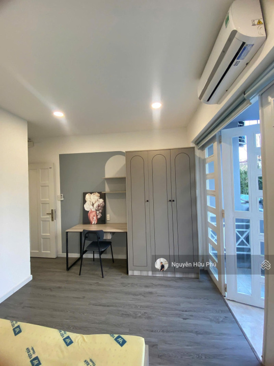 Modern 2BR Apartment Near Vincom with Balcony
