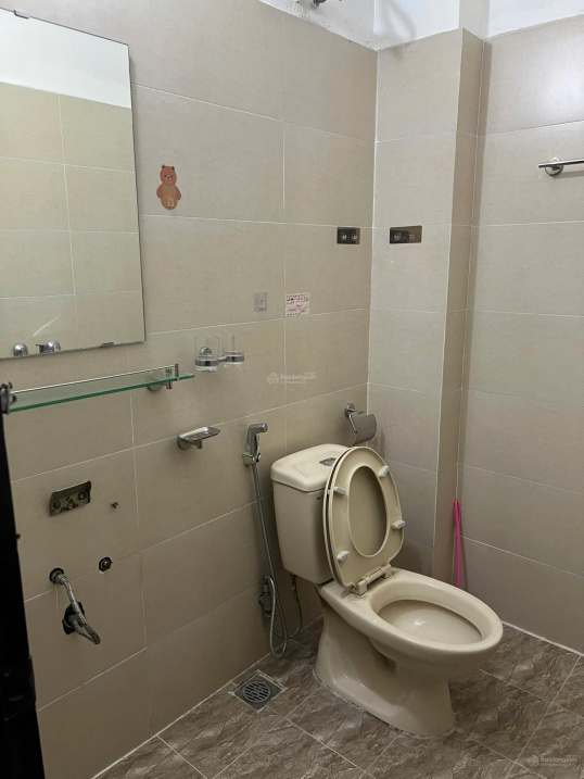 Spacious 5-Bedroom House with Multiple Amenities