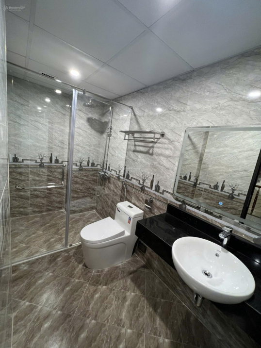 Apartment for rent near Hoang Ngoc Phach Street