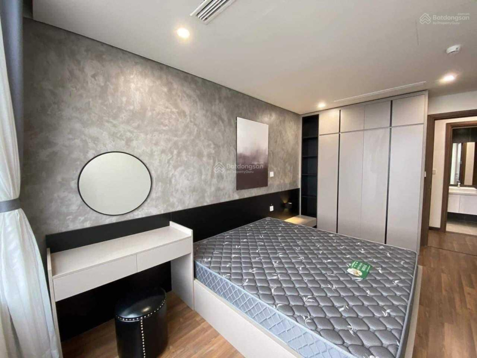Luxury 2-Bedroom Apartment at Grandeur Palace, Giảng Võ
