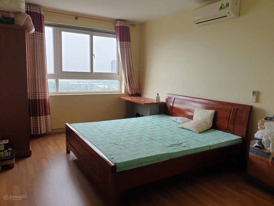 3-Bedroom Apartment Near Elementary School