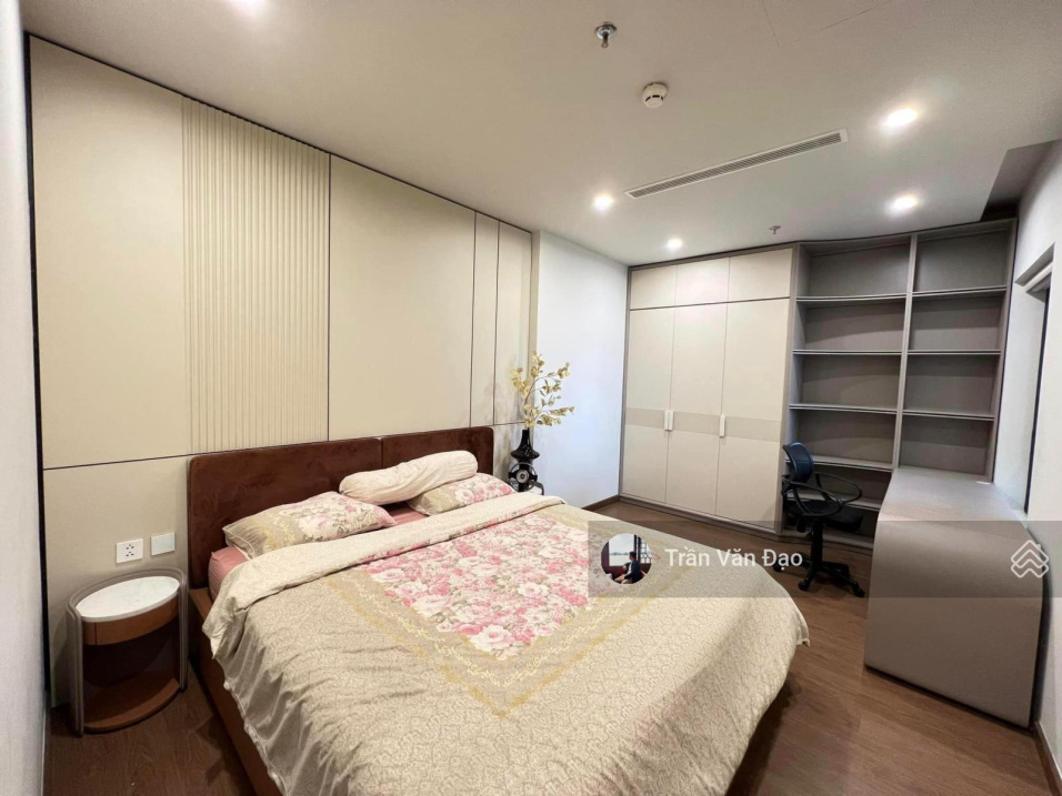 Modern 2-Bed Apartment with City Views in Gloria