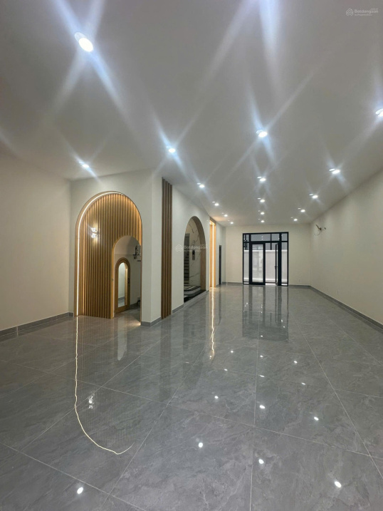 5.5-Story Newly Completed Rental Property with Elevator and Glass Partitions