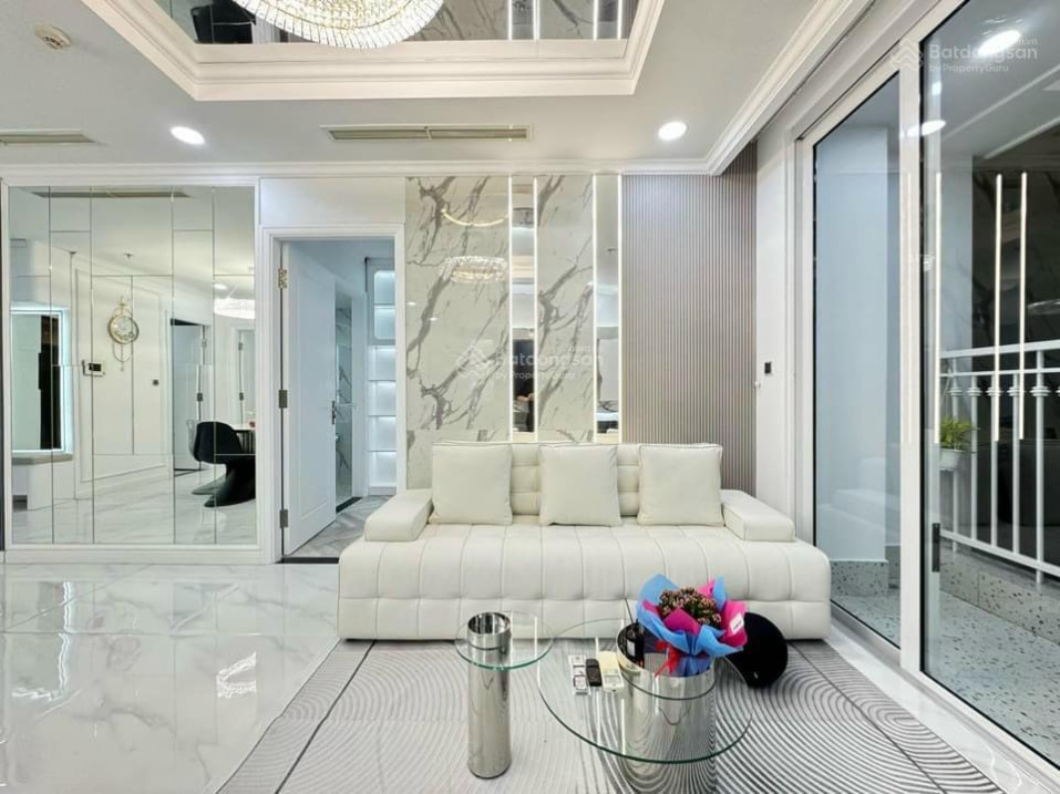 Modern 1-Bedroom Apartment with Luxury Interior