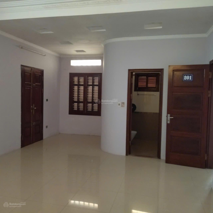Spacious Villa in Ha Dong for Educational Use