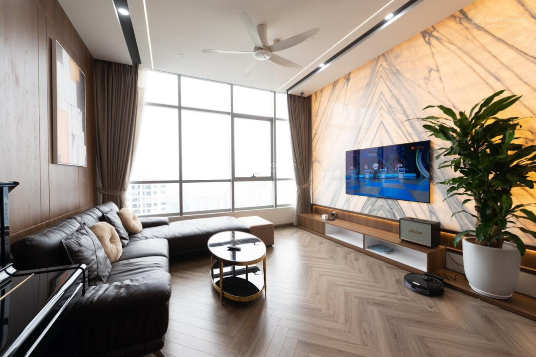 Spacious 3-Bedroom Apartment in Bamboo Airways Tower, Hanoi