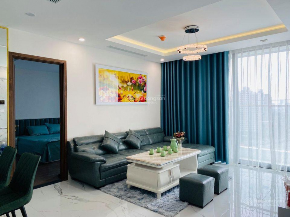 Modern 3-Bedroom Apartment with Designer Interior