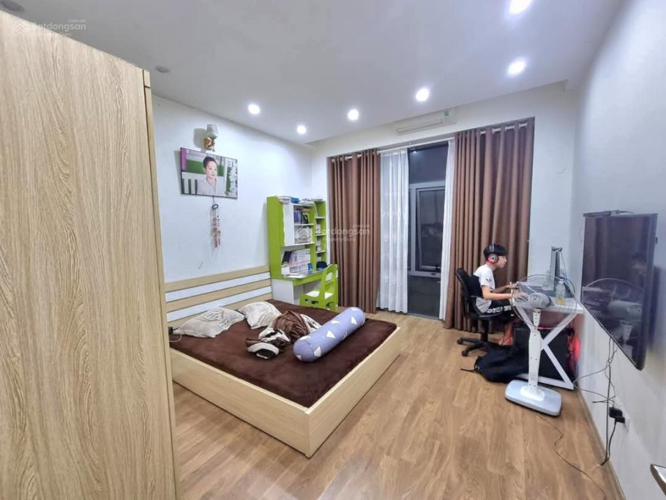 Central Cau Giay Location Near Universities - 4-Story House with Multiple Rooms
