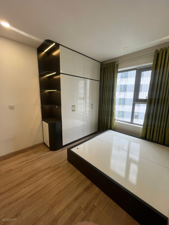 Spacious 4-Bedroom Apartment in Imperial Plaza Hanoi