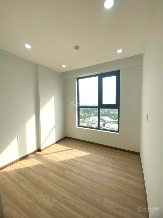 Modern 2-Bedroom Apartment with City Views