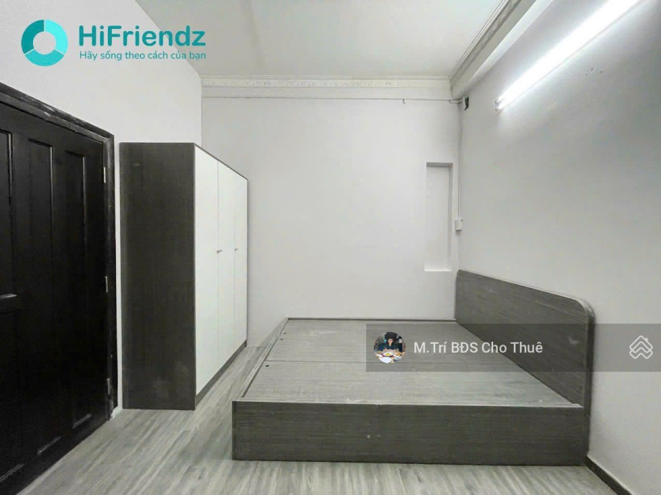 Modern Studio with Kitchen and Air Conditioning